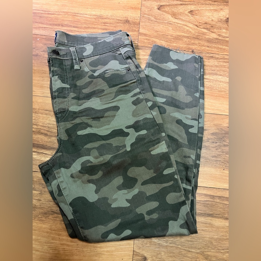 Like New Gap 1969 Camo Skinny Jean Size 31